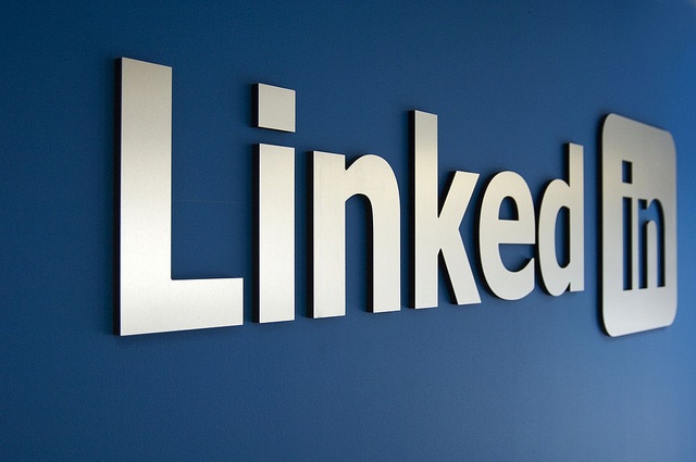 LinkendIn, LinkedIn, and WhatsApp dual phone number filtering for more targeted marketing!